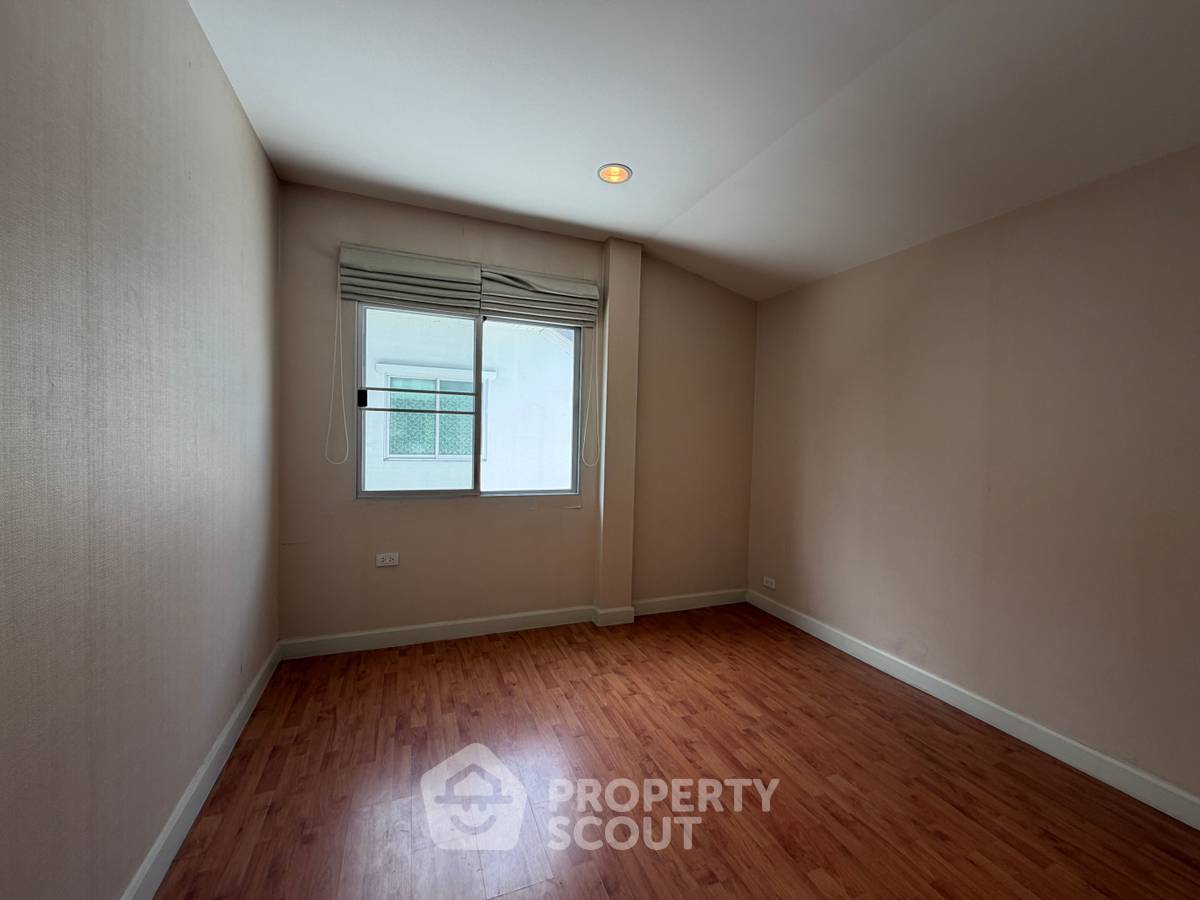 picture 4-BR House For Sale, Life Bangkok Boulevard-Ramintra (142 Sqm) (ID 1931559) - 12/29