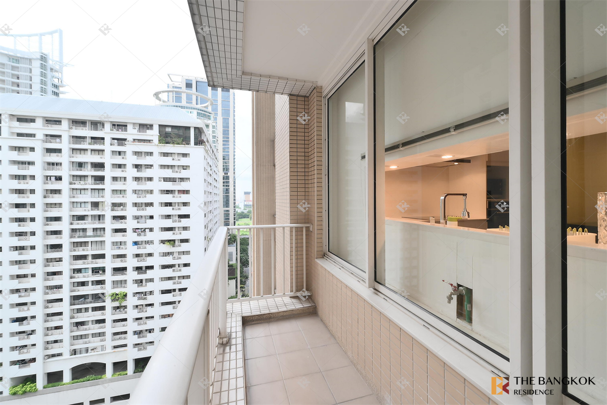 picture Langsuan Ville near BTS Ratchadamri Luxury Condo at Special Price - 2/10