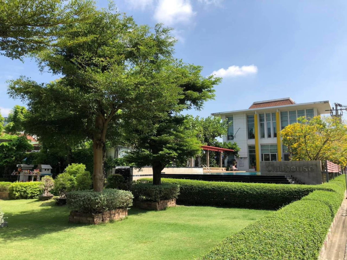 รูป บ้านว่าง มาใหม่ !!   ให้เช่า ทาวน์โฮม บ้านกลางเมือง สาทร-ตากสิน 1 หลังมุม หน้าบ้านไม่ชนใคร ส่วนตัวมากกก  ขาเข้าสาทร ใกล้BTSวุฒากาศ เพียง 200 เมตร - รูปที่ 2/15
