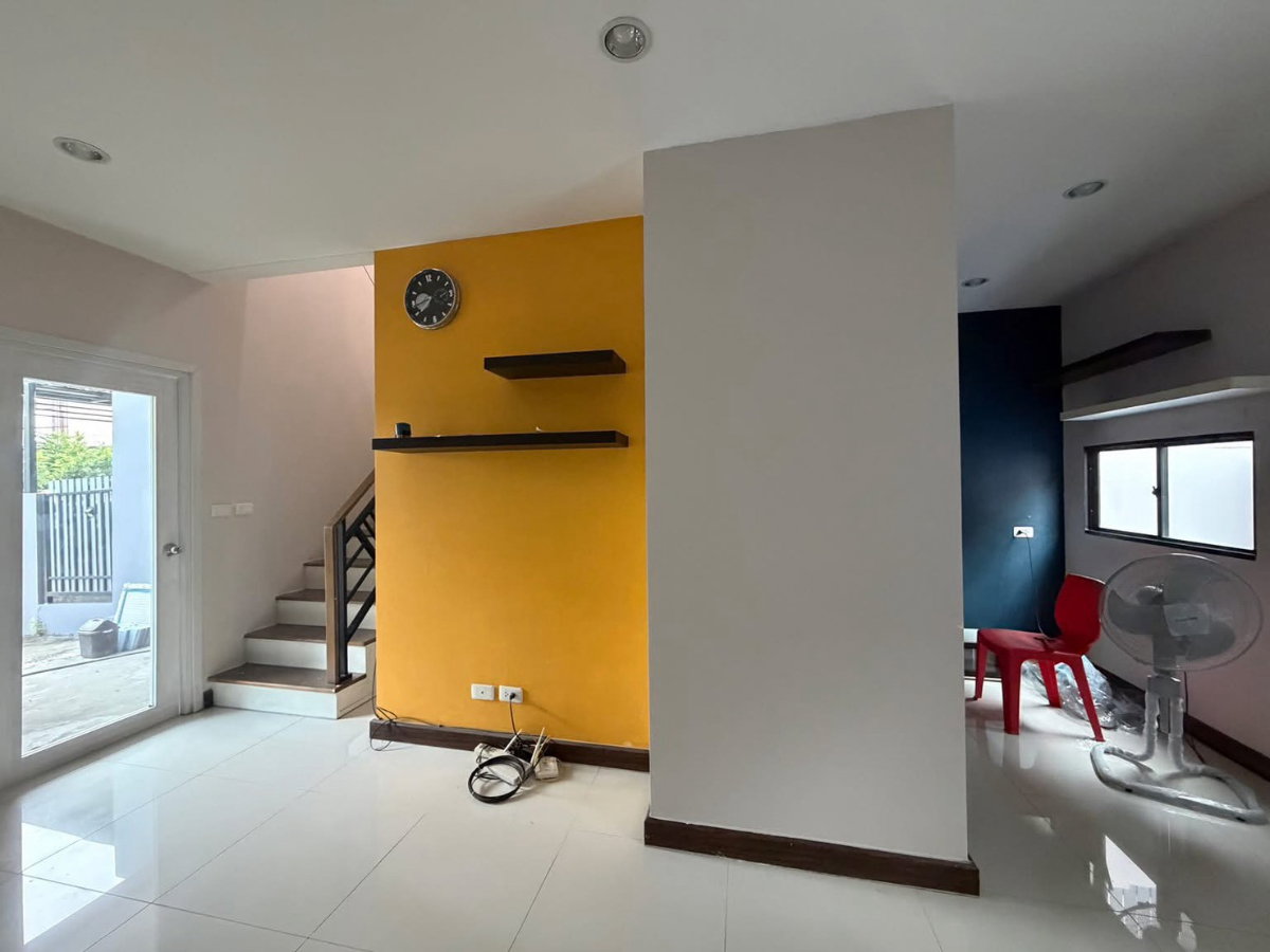 รูป 🏡 ให้เช่าบ้าน The Plant รังสิต–คลอง 2 3 ห้องนอน 2 ห้องน้ำ บ้านรีโนเวทใหม่ ทาสีใหม่ทั้งหลัง พร้อมปูกระเบื้องใหม่ชั้น 2 - รูปที่ 2/8