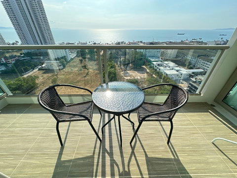 🏝️ RIVIERA JOMTIEN | FOR RENT
✨ High Floor | Sea View | Fully Furnished ✨