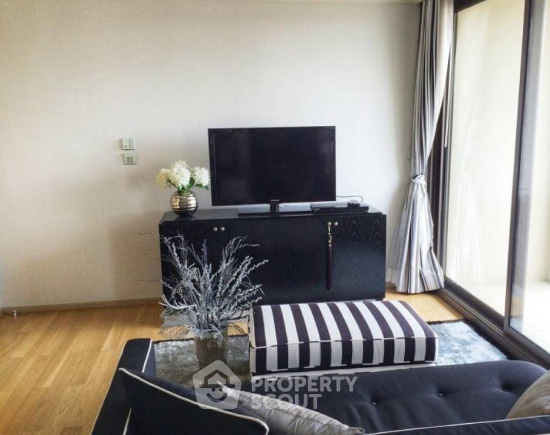 รูป คอนโด 1 ห้องนอน Prive By Sansiri ใกล้ BTS เพลินจิต (ID 2835839) - รูปที่ 2/4