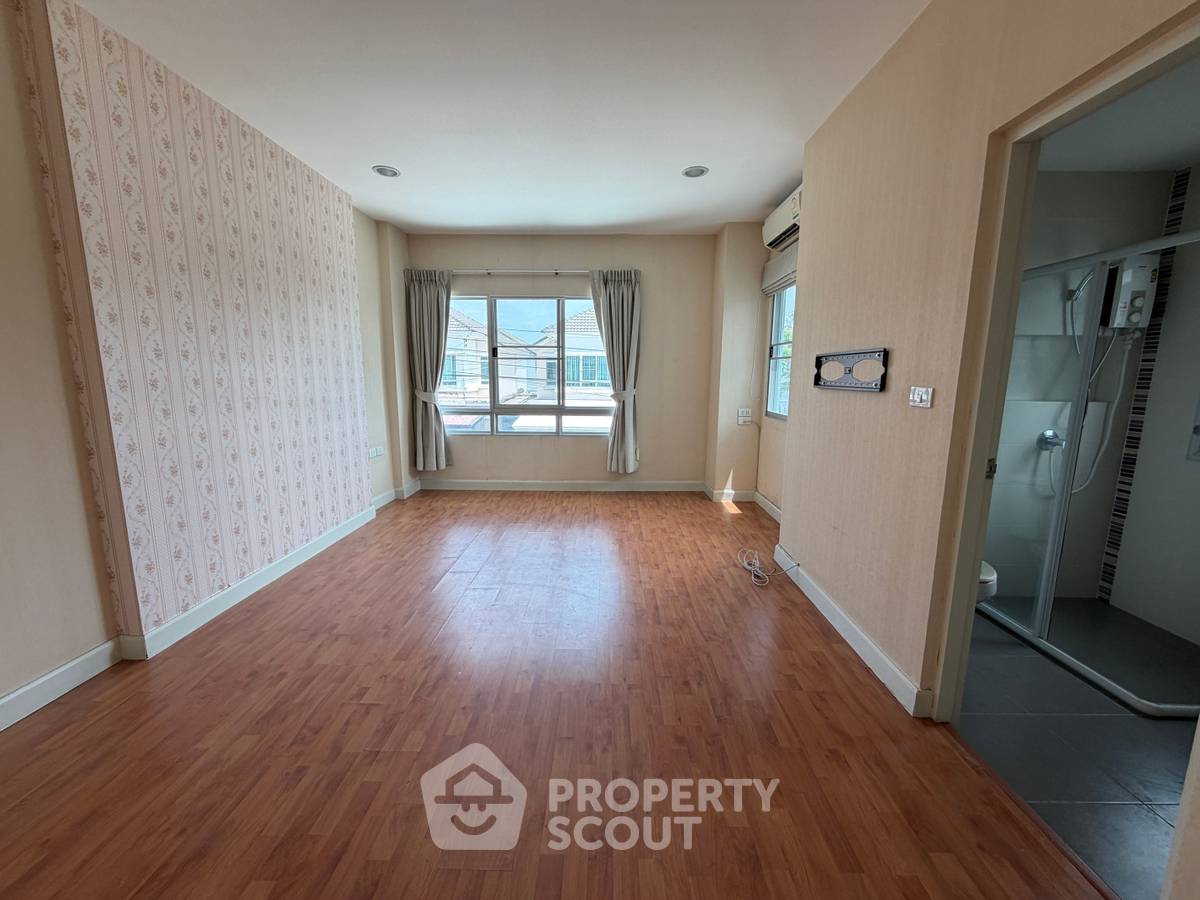 picture 4-BR House For Sale, Life Bangkok Boulevard-Ramintra (142 Sqm) (ID 1931559) - 29/29