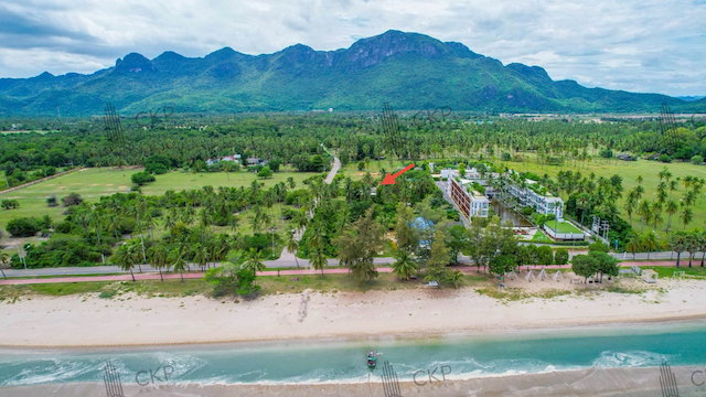 รูป L260017 | ที่ดินเปล่า ติดหาดสามร้อยยอด เพียง 30 เมตร ไม่ไกลถนนใหญ่ ใกล้สถานที่ท่องเที่ยว - รูปที่ 4/17
