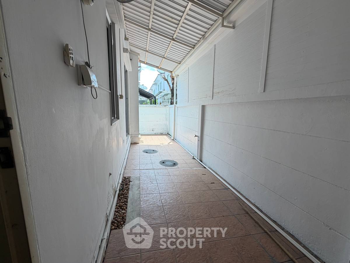 picture 4-BR House For Sale, Life Bangkok Boulevard-Ramintra (142 Sqm) (ID 1931559) - 27/29