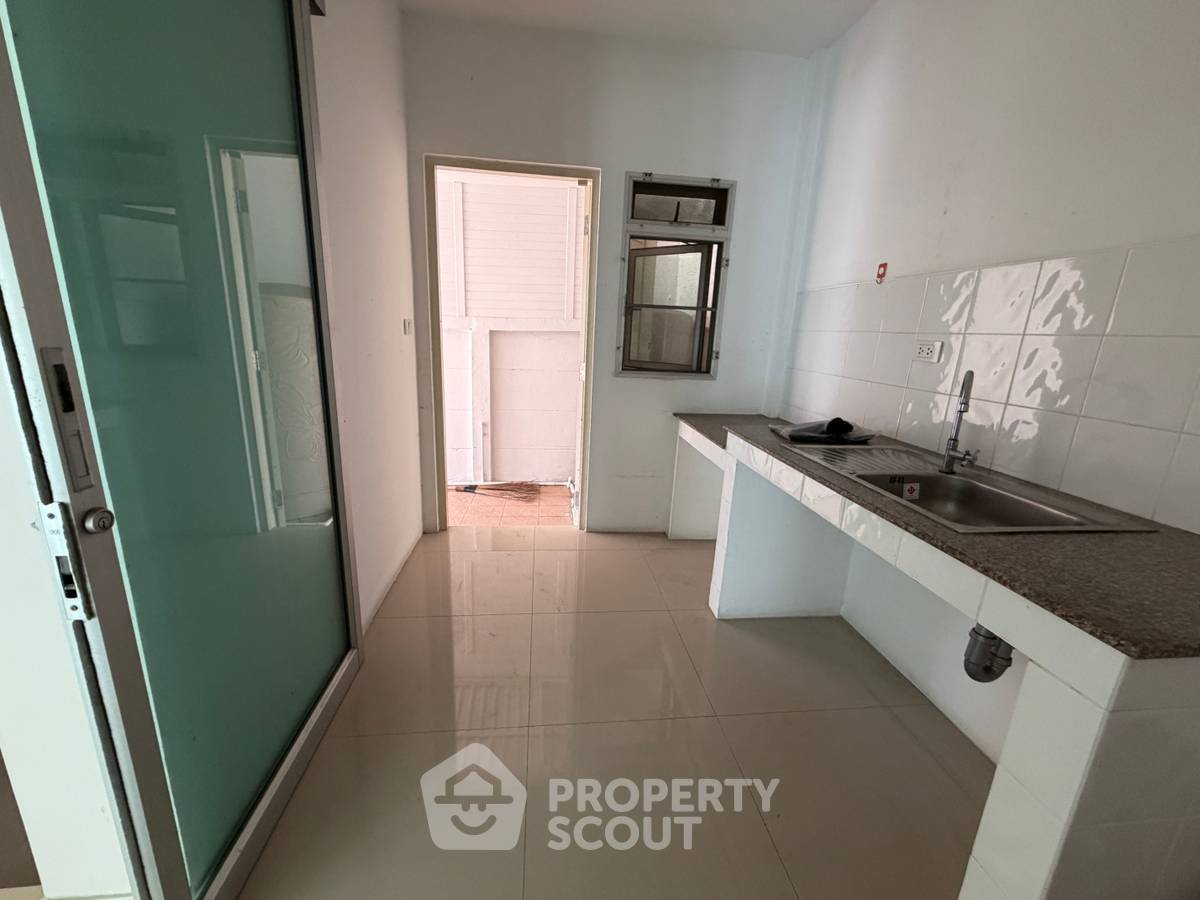 picture 4-BR House For Sale, Life Bangkok Boulevard-Ramintra (142 Sqm) (ID 1931559) - 25/29