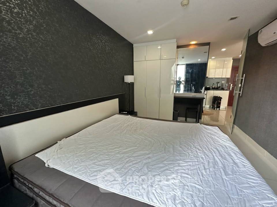 picture 1-BR Condo at Park Royal 3 Condominium close to Phratamnak (ID 3362477) - 4/29