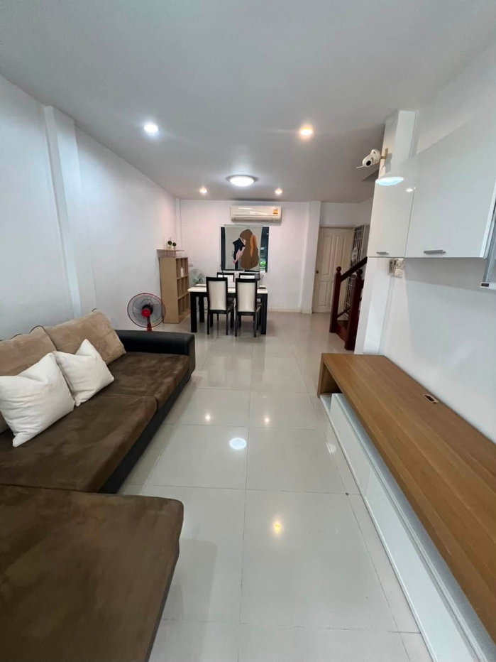 รูป ให้เช่า ทาวน์โฮม หมู่บ้านไลโอ พหลโยธิน-วัชรพล (พหลโยธิน 54/1) 3 ชั้น 3 นอน 3 น้ำ 20 ตรว เพียง 17000 บาท - รูปที่ 2/25
