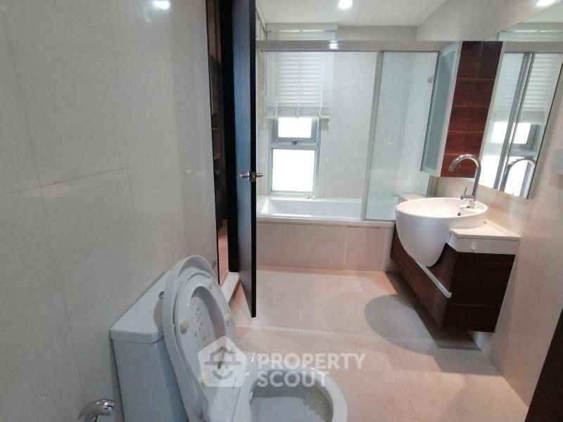 picture 2-BR Condo at Sky Walk Residences near BTS Phra Khanong (ID 2835597) - 6/8