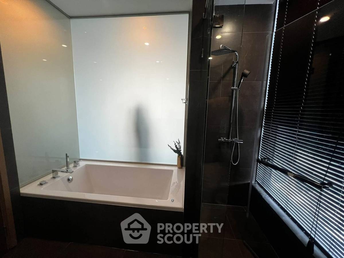 picture 35th-Floor 2-BR The Esse At Singha Complex, 100m To MRT Phetchaburi (ID 3362593) - 8/9