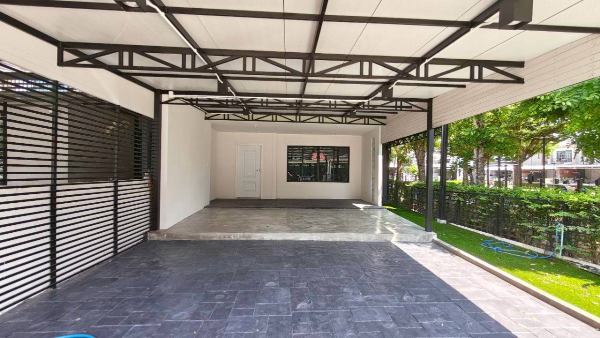 picture Rare Garden-Side Corner Unit! Semi-Detached Feel, Parking for 3 Cars | The Connect 25 Pracha Uthit 27 - 5/38