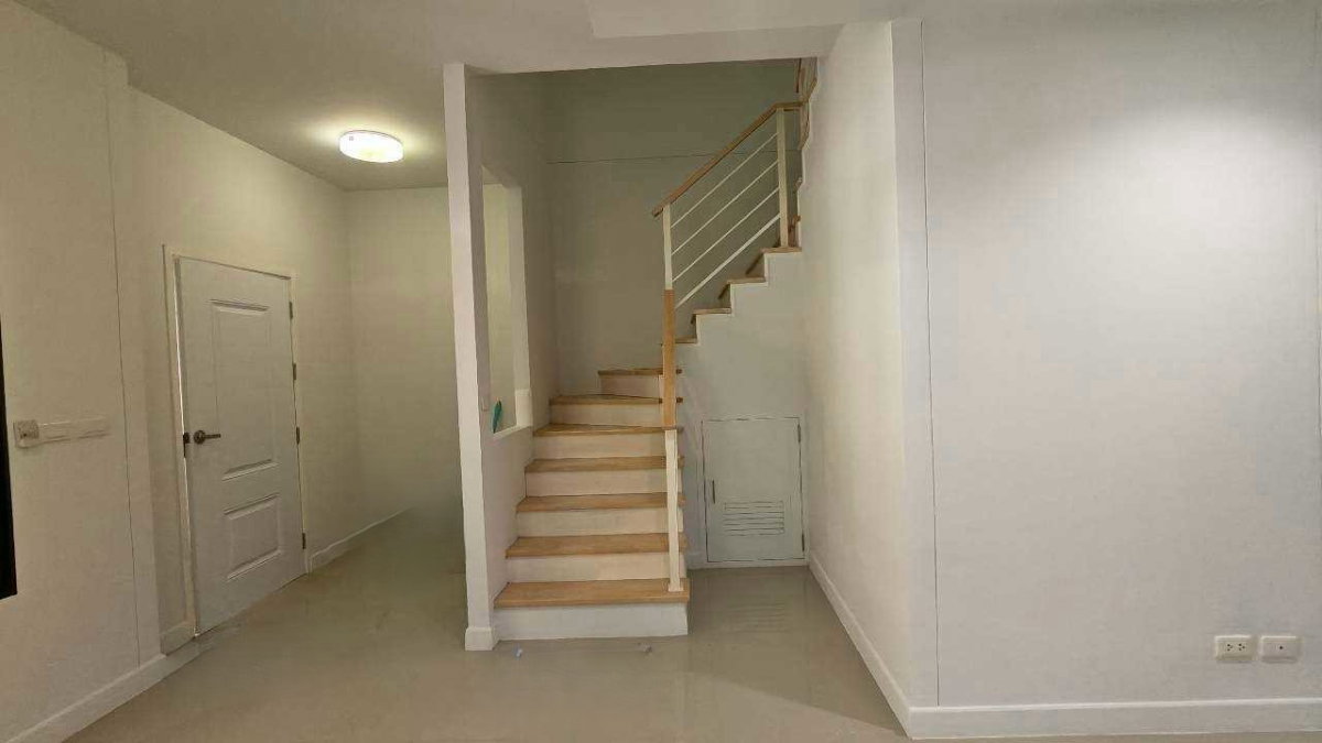 picture Rare Garden-Side Corner Unit! Semi-Detached Feel, Parking for 3 Cars | The Connect 25 Pracha Uthit 27 - 9/38