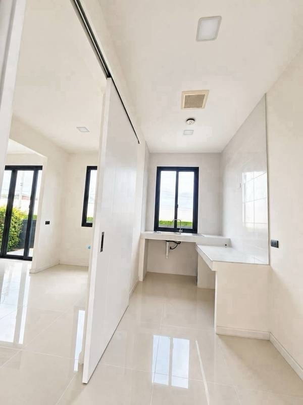 รูป 🏡✨ ขายบ้านเดี่ยว Grand Britania Bangna KM.12  - รูปที่ 9/13