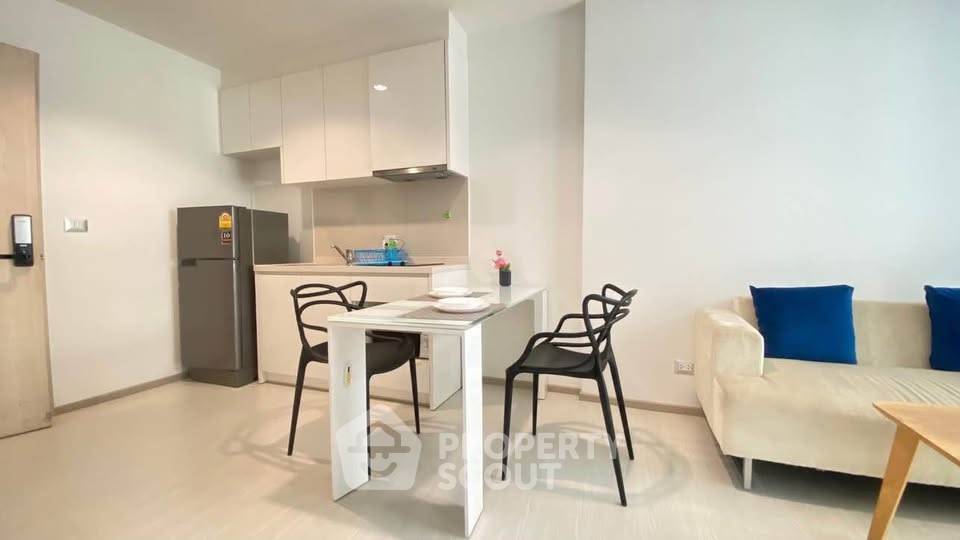 รูป ใกล้ BTS Ekkamai 200 ม. คอนโด 1 ห้องนอน Rhythm Sukhumvit 42 (ID 3358211) - รูปที่ 2/9