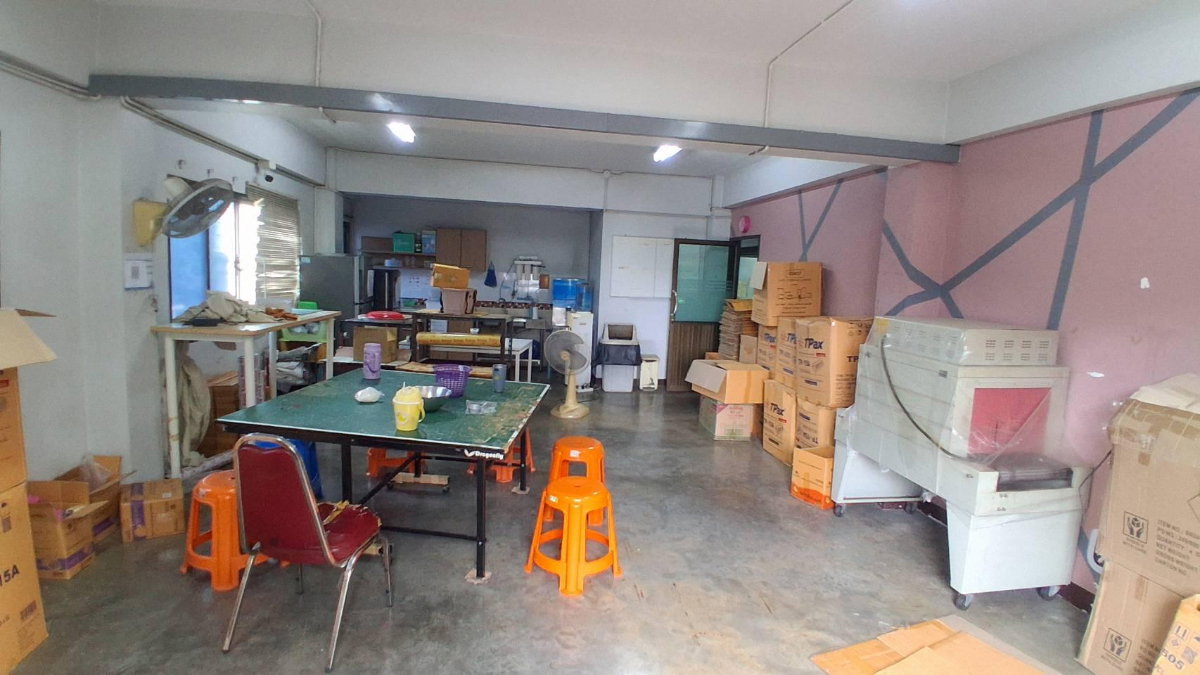 รูป ขายโกดังพร้อมสำนักงาน 4 ชั้น แบริ่ง 31 สุขุมวิท 107 พื้นที่ 1,168 ตร.ม. พร้อมเฟอร์นิเจอร์ครบ - รูปที่ 9/19