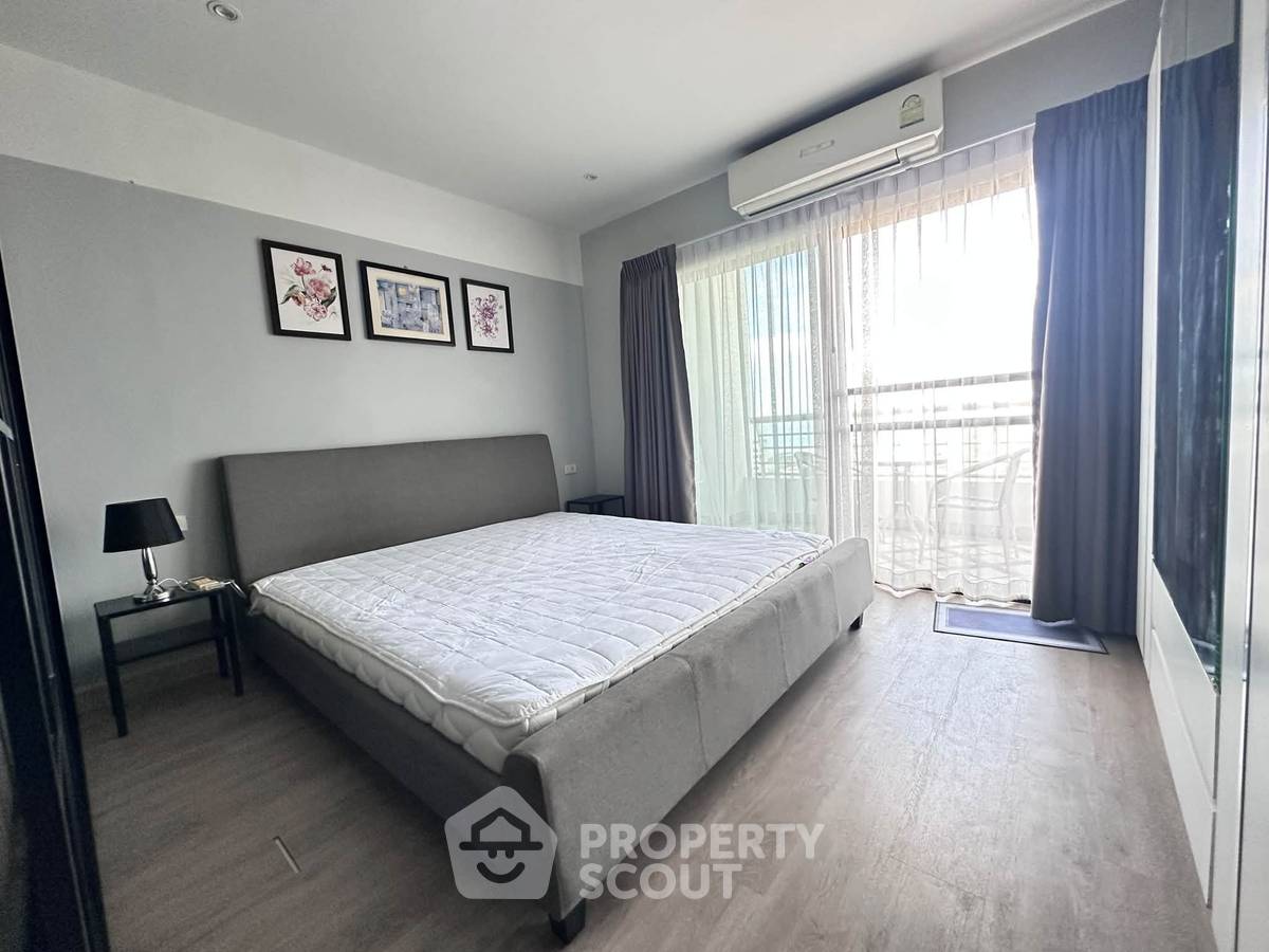 picture 16th-Floor 1-BR Condo At Pattaya Hill Resort, Phratamnak (ID 3362473) - 10/18