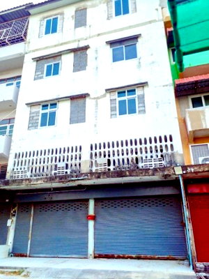 Factory for rent Boromratchachonnani Nursing College : 			Major Hollywood Pak Kret 500 m. 2Bed 2Bath 4Storey Shophouse Building on a prime location at Pak Kre          