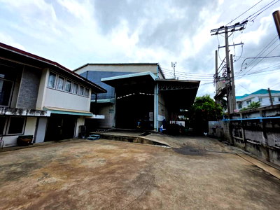 โรงงาน ถนนสุขุมวิท : ขายโกดังขนาดใหญ่ พร้อมบ้านเดี่ยว ซ.วชิรธรรมสาธิต 18 บางนา ทำเลศักยภาพ ใกล้ BTS อุดมสุข  