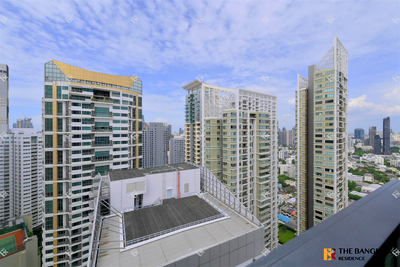 Condos for sale : Convenient Travel, Great Value per Square Meter The Lumpini 24