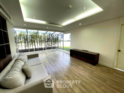 คอนโดให้เช่า : คอนโด 5-ห้องนอน ที่ บ้าน สุขุมวิท ใกล้ BTS ทองหล่อ (ID 2093824)