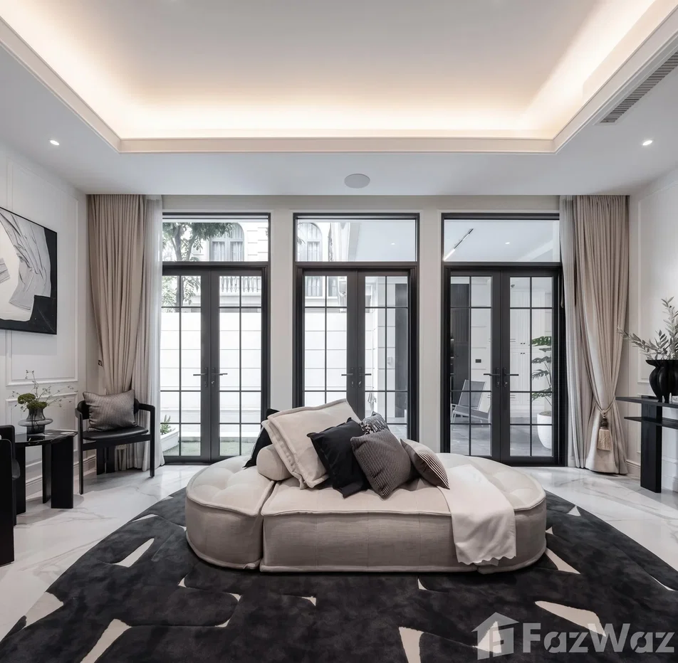 picture Ultra-Luxury 4-Storey Pool Villa in Ekkamai 22 (500 sqm) 6832048 - 17/22