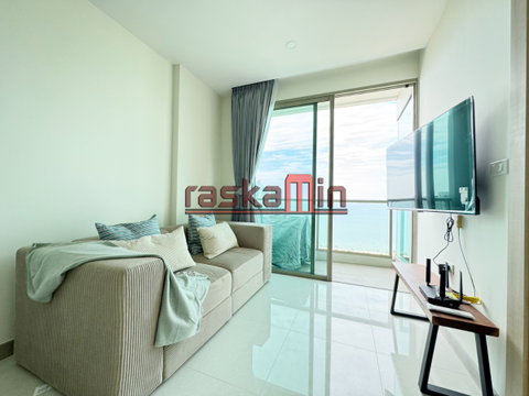 High-Floor 1-Bedroom Condo for Rent at The Riviera Jomtien