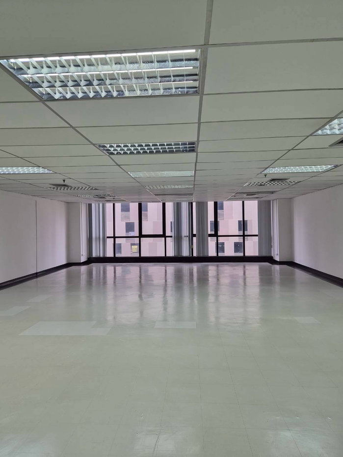 picture Office space for rent at Phayathai Plaza, next to the BTS - 7/8