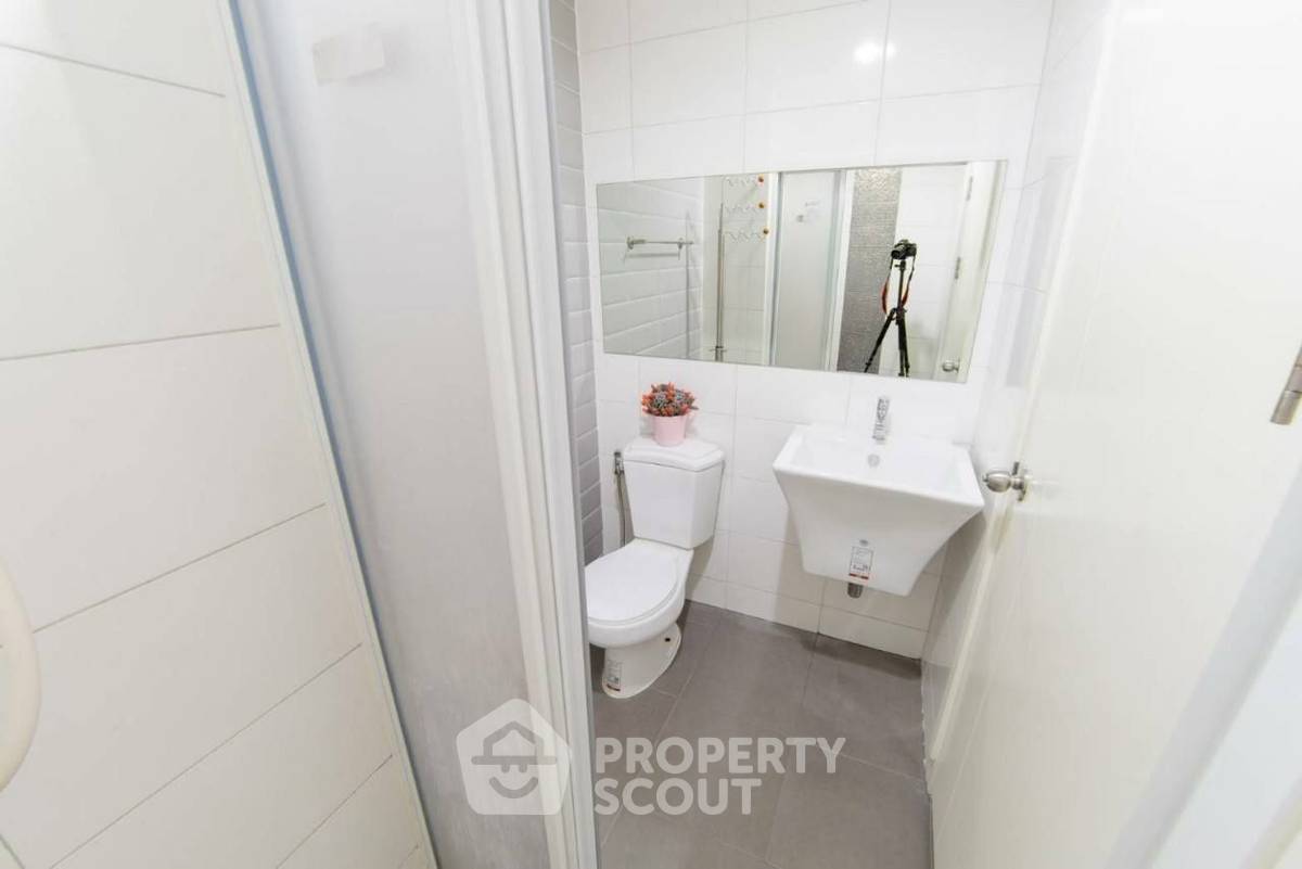picture Great Value 20th-Floor 1-BR At Aspire Rama 4 Near BTS Phra Khanong (ID 1898305) - 10/14