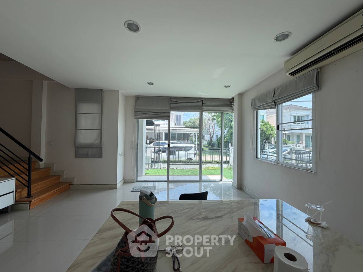 picture 4-BR House For Sale, Life Bangkok Boulevard-Ramintra (142 Sqm) (ID 1931559) - 21/29