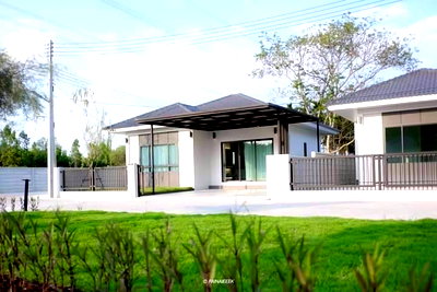 Houses for sale RIL Industrial Estate : New House Rayong from 2.59M THB - 2 Bed, 11 Free Gifts - Sailomyen Private
