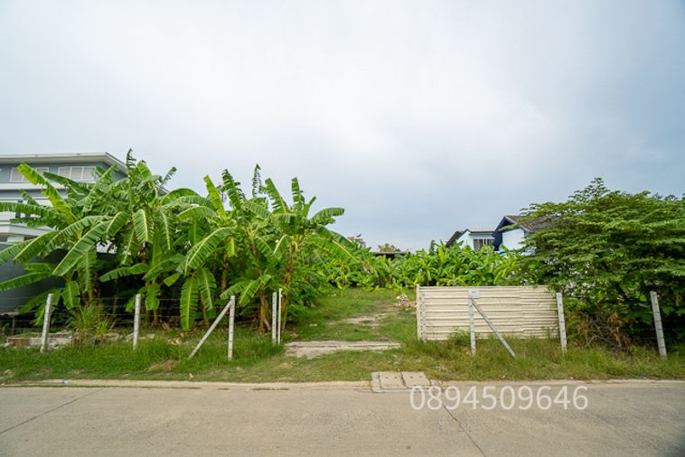 Land for sale, 200 sq wah, Lat Phrao