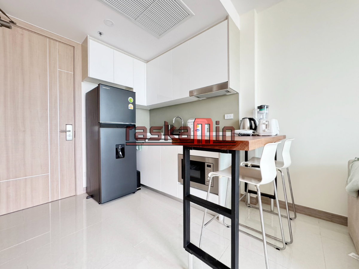 picture High-Floor 1-Bedroom Condo for Rent at The Riviera Jomtien - 4/18