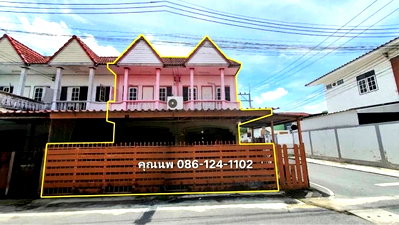 Townhouses for sale Phra Nakhon Sri Ayutthaya : Townhouse for sale in Uthai, near Rojana Industrial Park