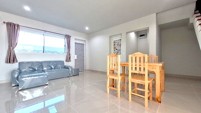 Townhouses for rent Chiang Mai : For Rent 🌳 New townhome (Mae Jo-Chedi Mae Khrua area) 🚫 Flood-free zone. Price: 10,000 Baht/month. Features: 3 bedrooms, 3 bathrooms.
