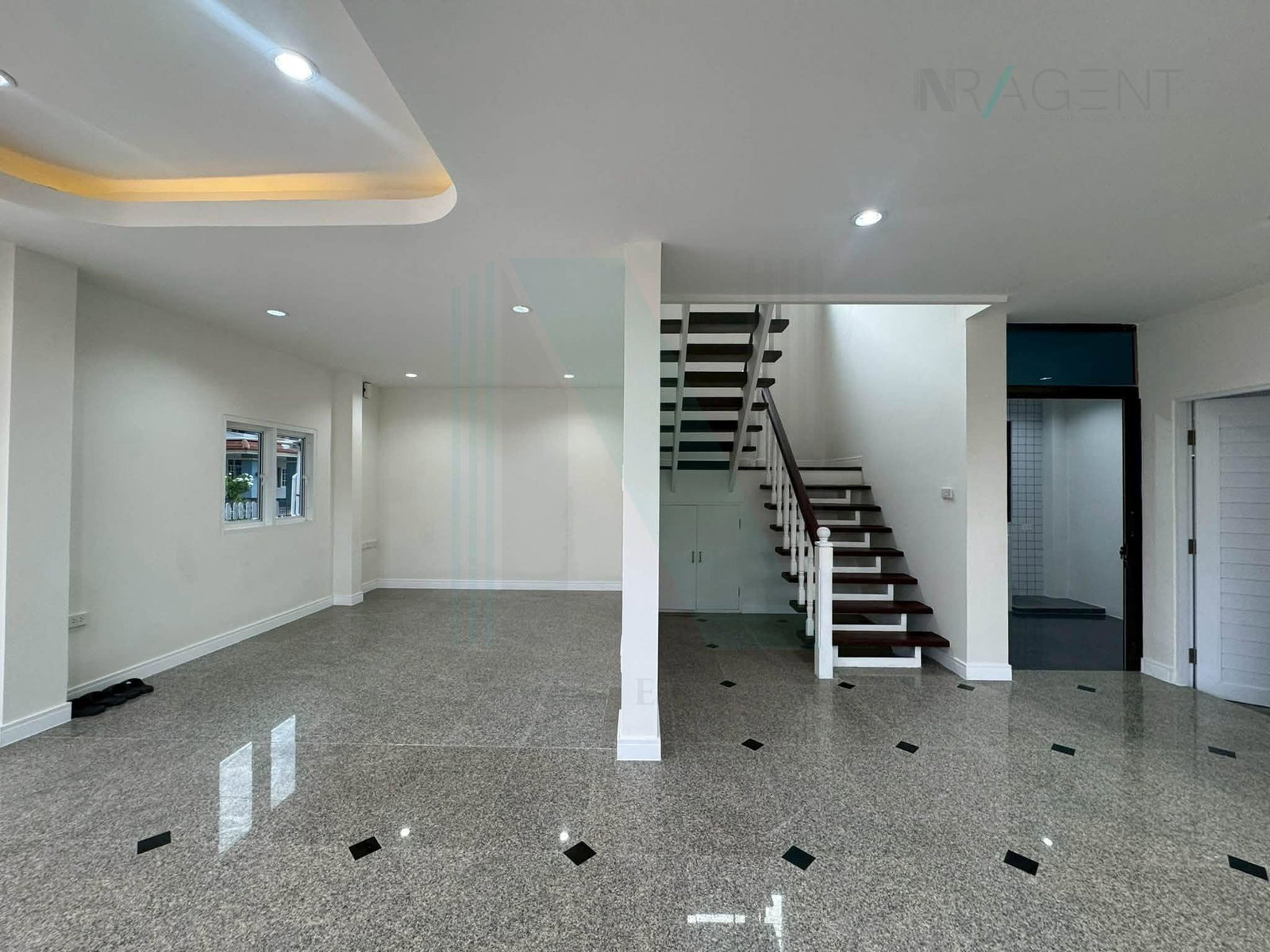3-bed house for sale, 140 sqm, 52.3 sq wah, Vararom Prachauthit 98