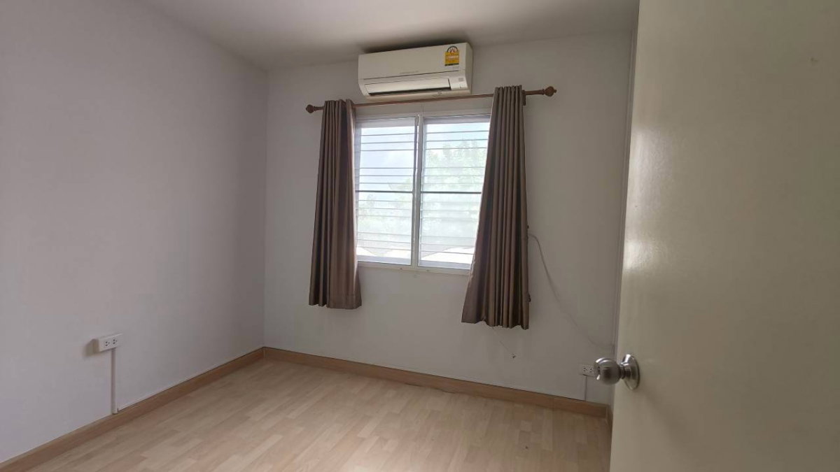 picture Rare Garden-Side Corner Unit! Semi-Detached Feel, Parking for 3 Cars | The Connect 25 Pracha Uthit 27 - 12/38