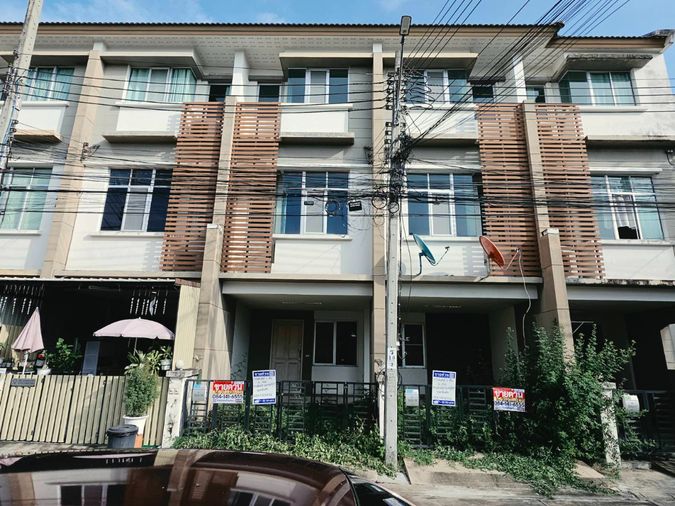 5-bed townhouse for sale, 317 sqm, 32 sq wah, Townplus Prachauthit