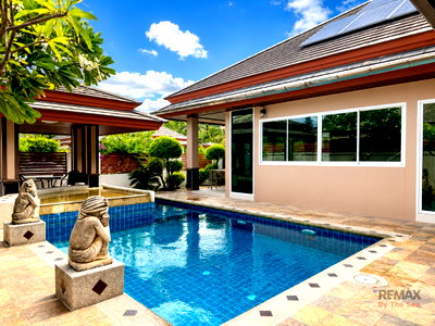 Houses for sale Bang Lamung Chonburi : Pool Villa for Sale at Baan Piam Mongkhon, Huai Yai | 3 Bed 3 Bath | 107 Sq.Wah | Solar Cell