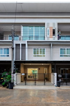 AAA.  ทาวน์โฮม 3 ชั้น  หมู่บ้านวิชั่น สมาร์ทไลฟ์ บางบัวทอง (ซอยบัวทองแฟคทอรี่ 2)  ใกล้ MRT สถานีบางพลู  ใกล้เซ็นทรัล เวสเกต