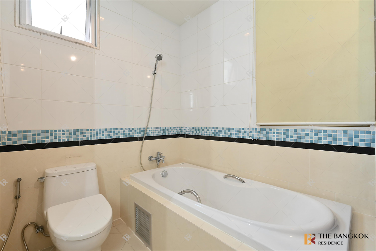 picture Condo with the Best Location City Smart Condo near BTS Asok - 9/10