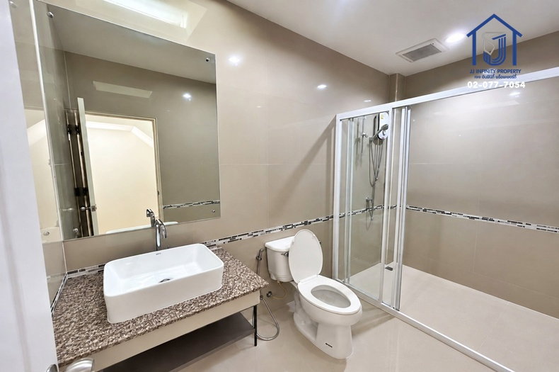 รูป ขายทาวน์โฮม 3 ชั้น ซอย รัชดาภิเษก 36 แยก 11-5 ใกล้ MRT ลาดพร้าว ม.จันทรเกษม - รูปที่ 13/16