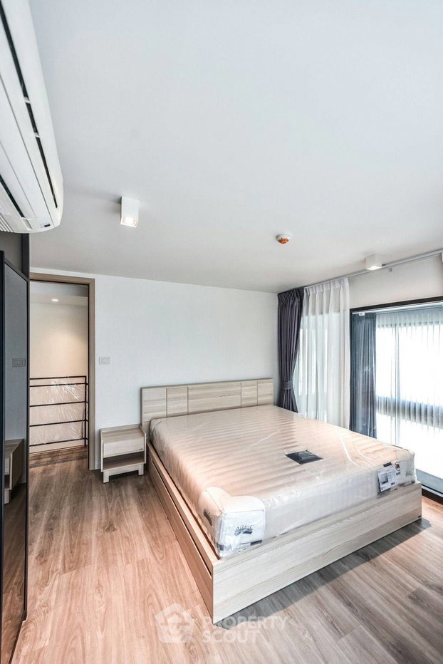 picture 2-BR Condo at The Lofts Silom near BTS Surasak (ID 3363621) - 12/14