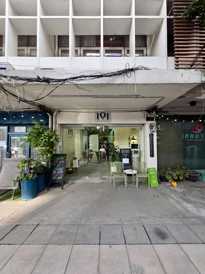 picture Urgent Lease/Takeover! Minimalist-style hair salon + nail zone near BTS On Nut - 25/25