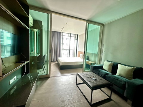 Condo A space ID Asoke-Ratchada for rent center of Rama9 