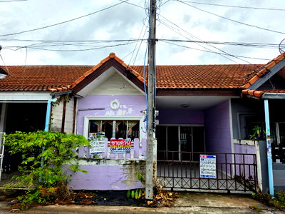 Townhouses for sale Chonburi : Chat-Thong Villa Bowin Chonburi