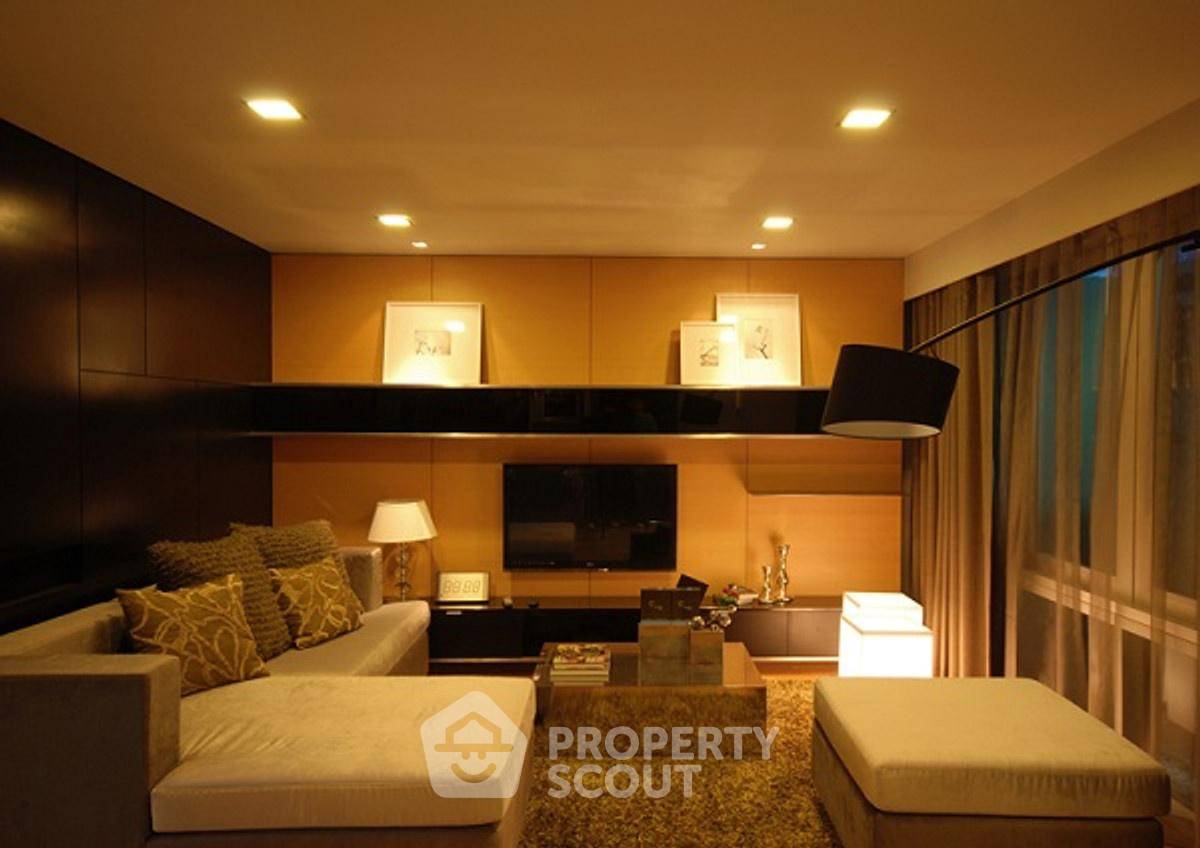 picture 200m To MRT Sam Yan | 2-BR Quad Silom Condominium (ID 2870069) - 1/4