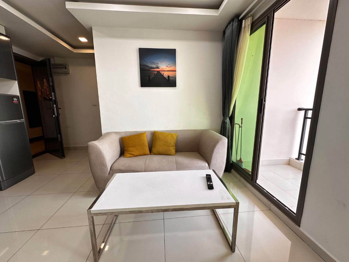 picture For Rent: Arcadia Beach Continental (2 Bedrooms & 2 Bathrooms) - 3/10