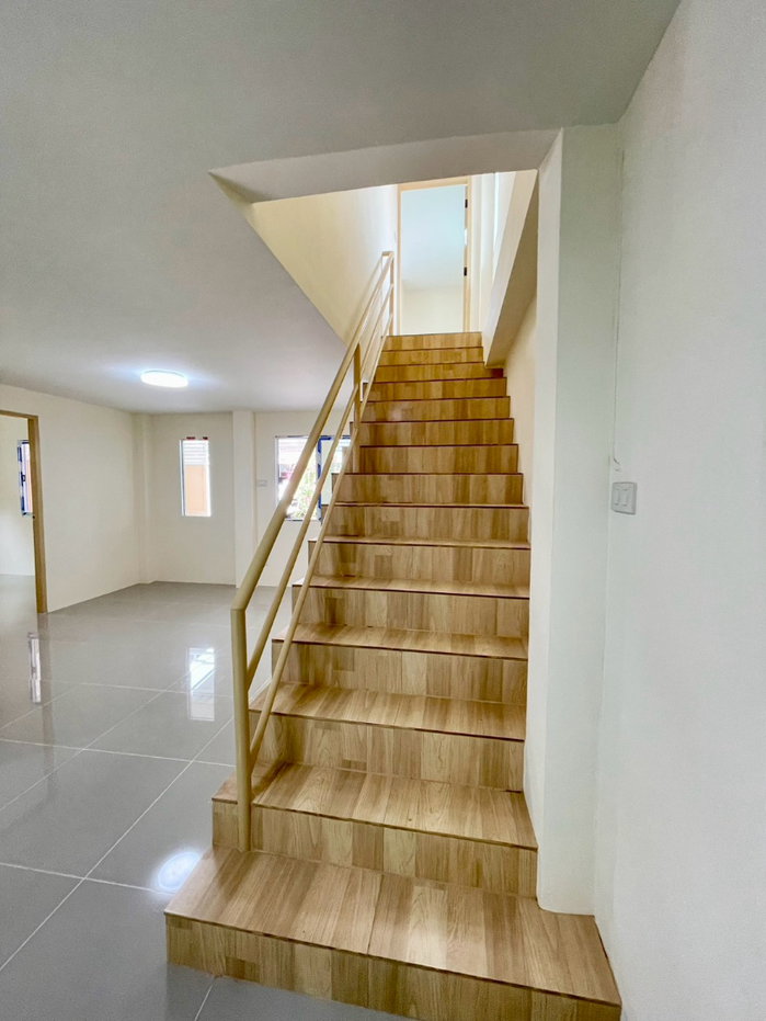 รูป 🏡 บ้านเดี่ยวรีโนเวทใหม่ ทำเลสันผักหวาน 3 นอน 3 น้ำ ราคาพิเศษ 1.69 ล้านบาท 📞 063-664-9056 - รูปที่ 8/11