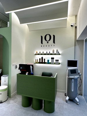 Apartment building for sale Watthana : Urgent Lease/Takeover! Minimalist-style hair salon + nail zone near BTS On Nut