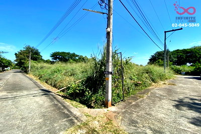 ที่ดิน สันทราย เชียงใหม่ : ขายที่ดิน 266 ตร.ว. หมู่บ้านสวนนนทรี ต.หนองจ๊อม อ.สันทราย เชียงใหม่ ใกล้ร้าน กาแฟ - เครื่องบิน แยกมีโชค
